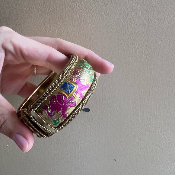 Elegant Gold and Multicolor Elephant Hinge Bangle - Picture 5 of 8